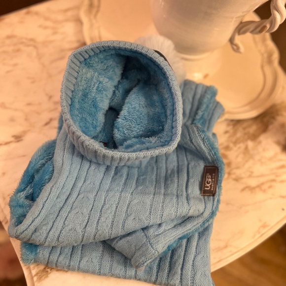 - UGG Sweather Weather Sky Blue  Fleece  pom pom hat infinity scarf set NWT - Picture 9 of 15